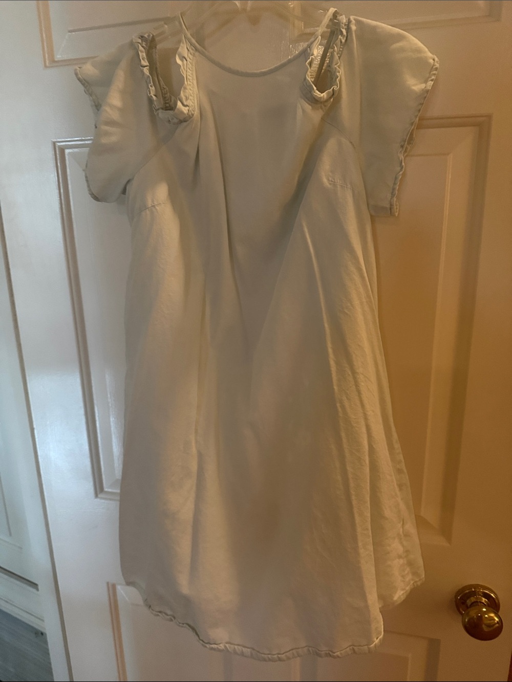 Light pale blue Short Sleeve Dress with Ruffled Shoulder Detail M